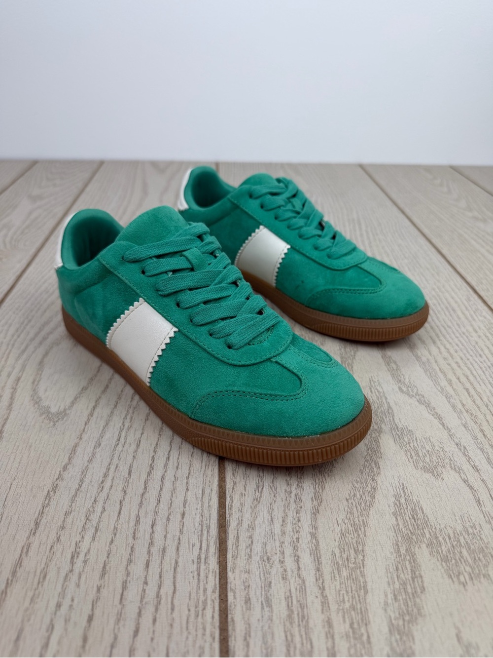 On 34th Women's Marinaa Low-Top Sneakers 5M Green Micro White Smooth $80